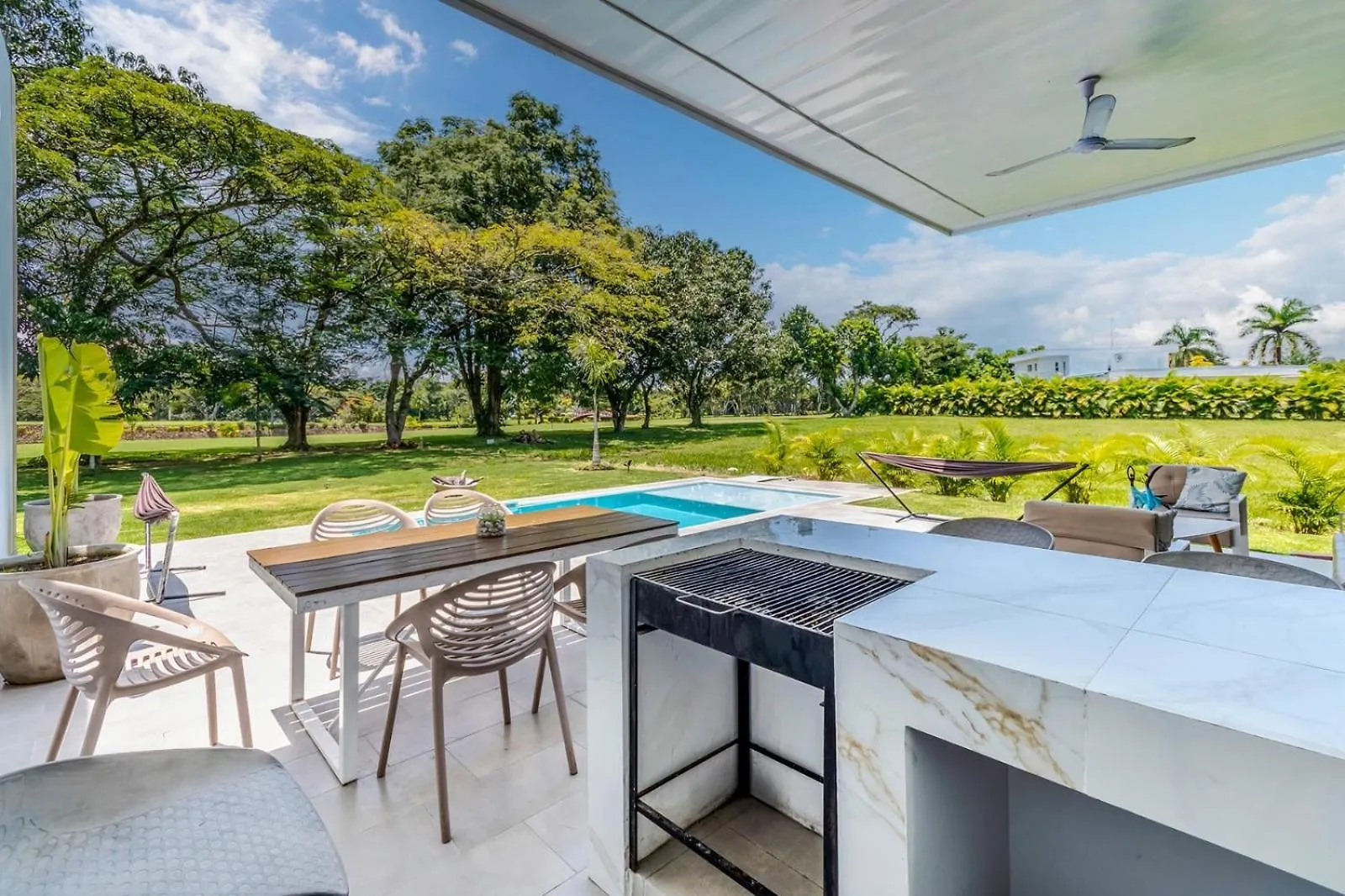 Casa En Club Campestre Frente A Campo De Golf Villa Cali