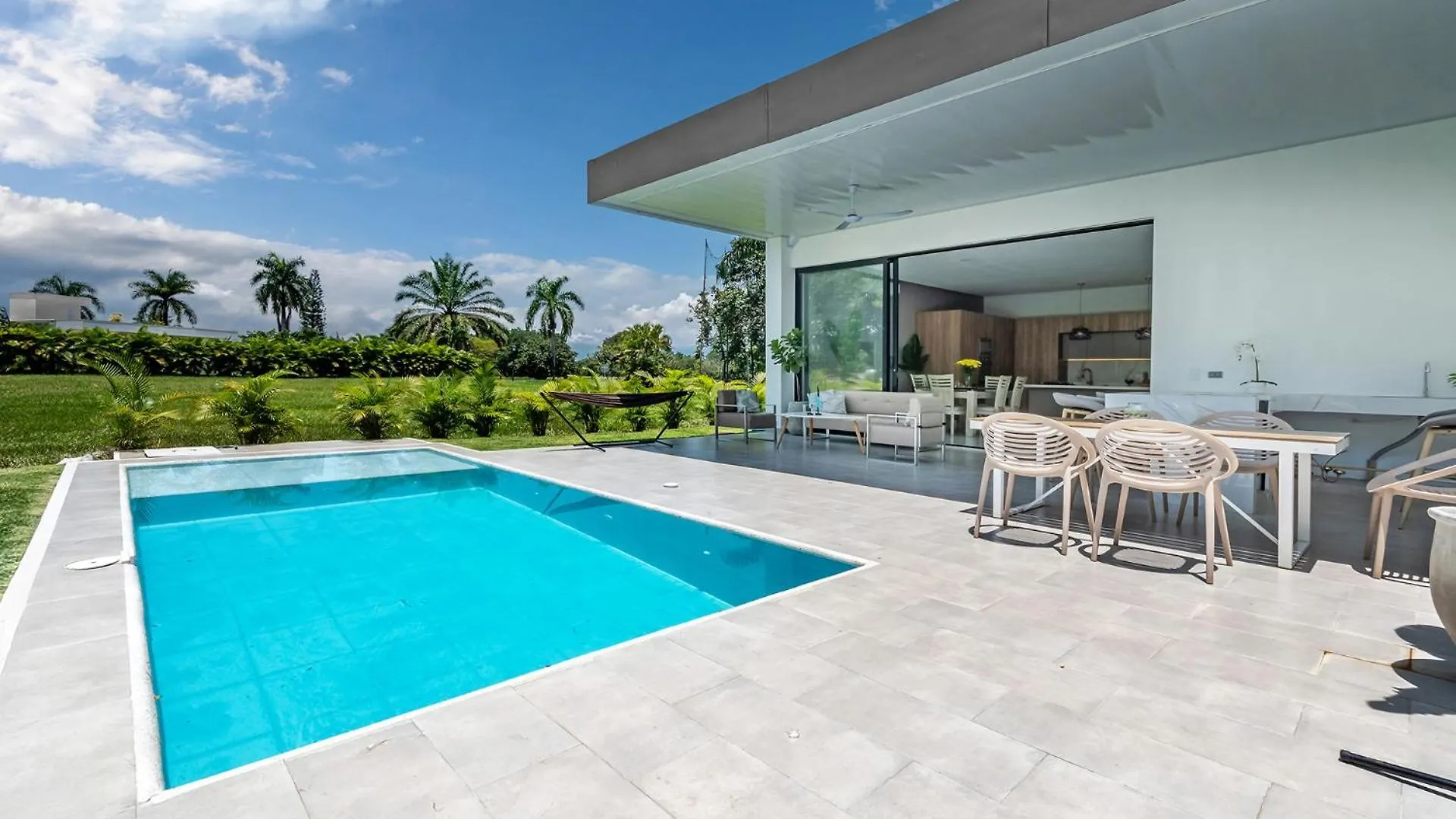 Casa En Club Campestre Frente A Campo De Golf Villa Cali